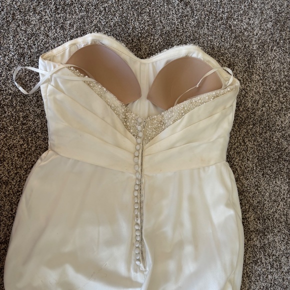 Pearl satin wedding dress - Picture 5 of 8